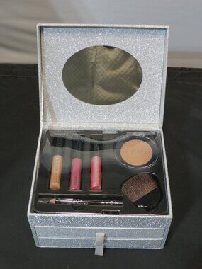 Avon Lipstick & Compact Set in Nude, Pink and Rose